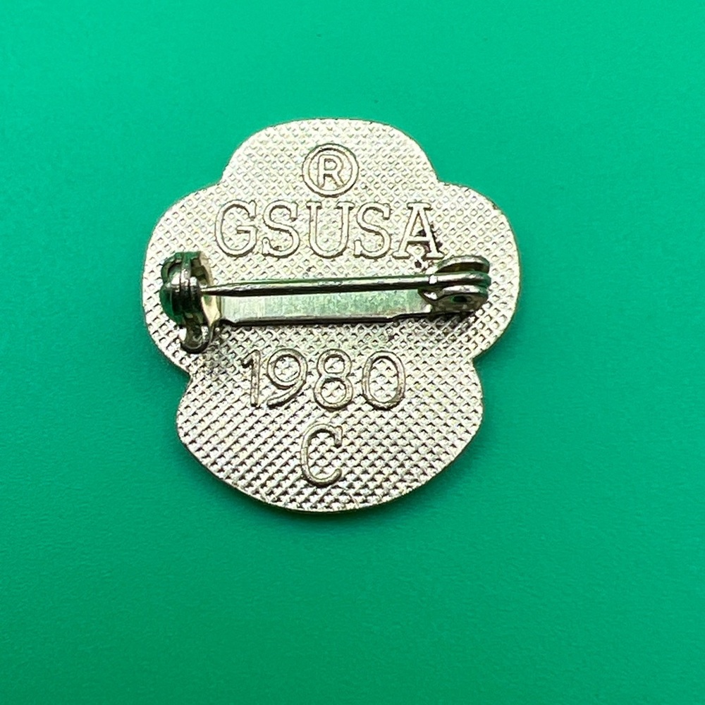 Girl Scout‎ pin vintage